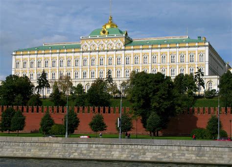 Ô Palais de la beauté, Le Kremlin